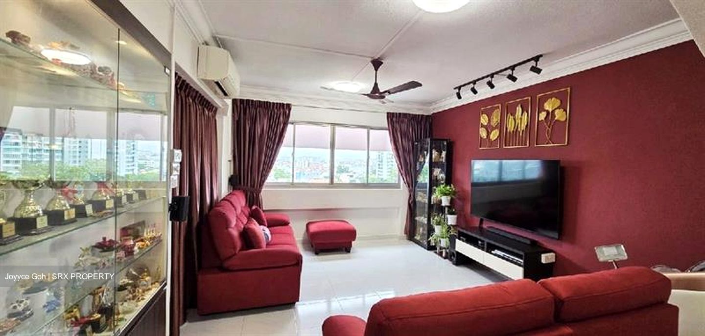Blk 221 Kovan Green (Hougang), HDB Executive #536350981